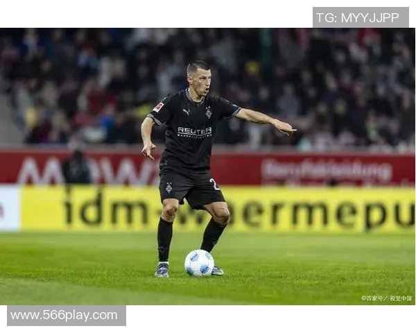 赫拉克莱斯迎战乌德勒支青年队全力争胜展现实力与斗志