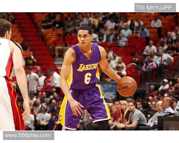 下一年合同到期，记者：多队紧盯里夫斯，但他和湖人想持续协作